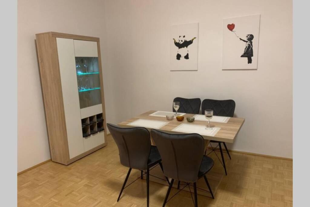 Wunderschone Altbauwohnung In Zentraler Lage Wien 외부 사진