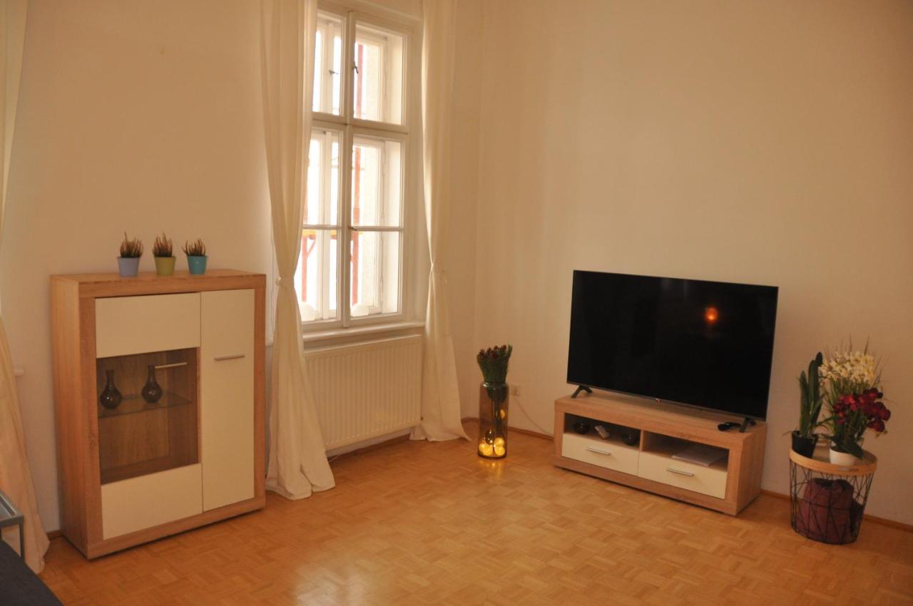 Wunderschone Altbauwohnung In Zentraler Lage Wien 외부 사진