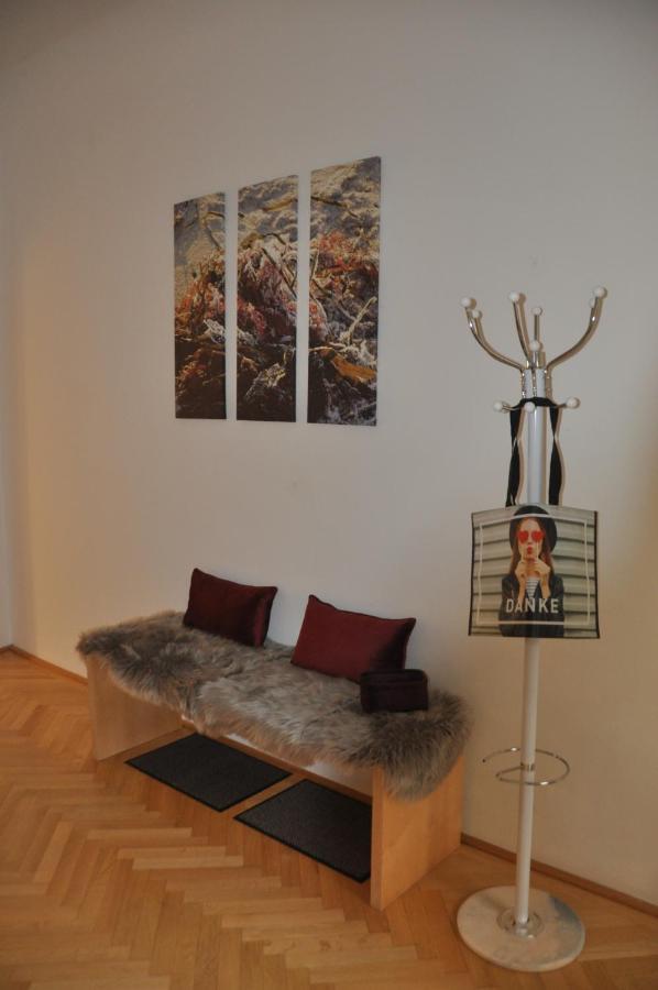 Wunderschone Altbauwohnung In Zentraler Lage Wien 외부 사진